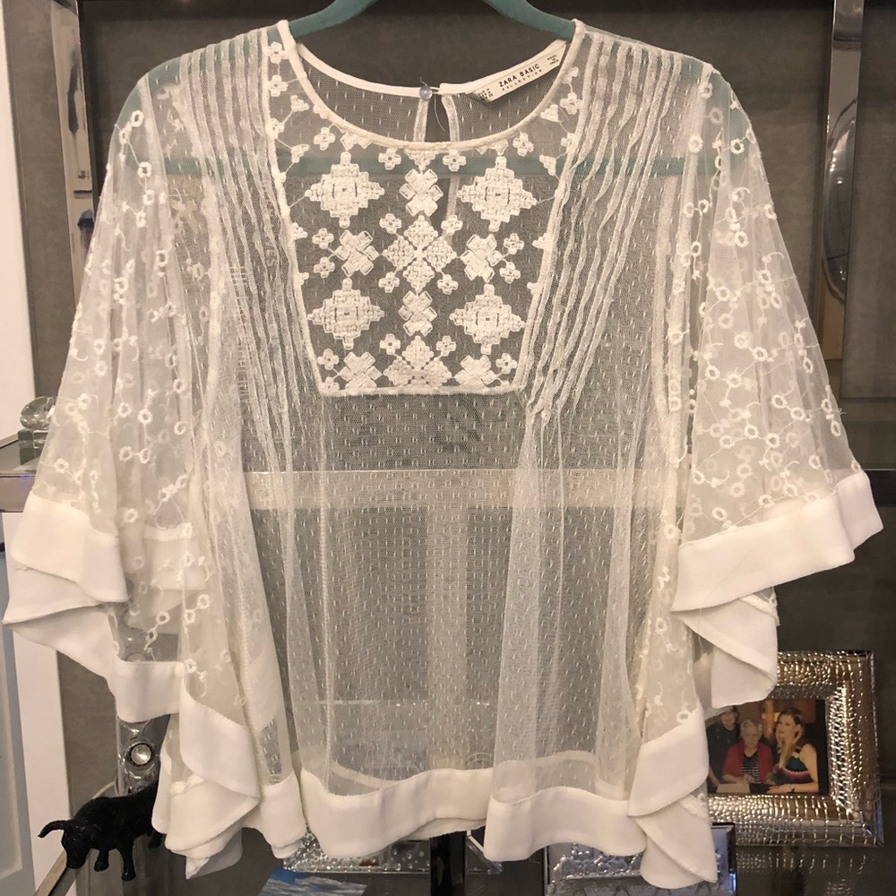 Gorgeous ivory white lace ZARA blouse top